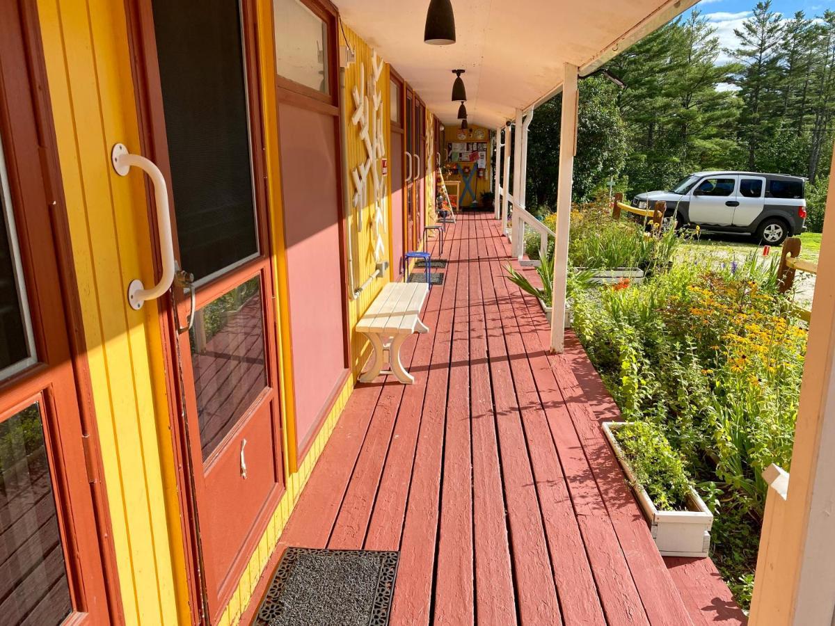 Snowdon Chalet Motel Londonderry Exterior foto