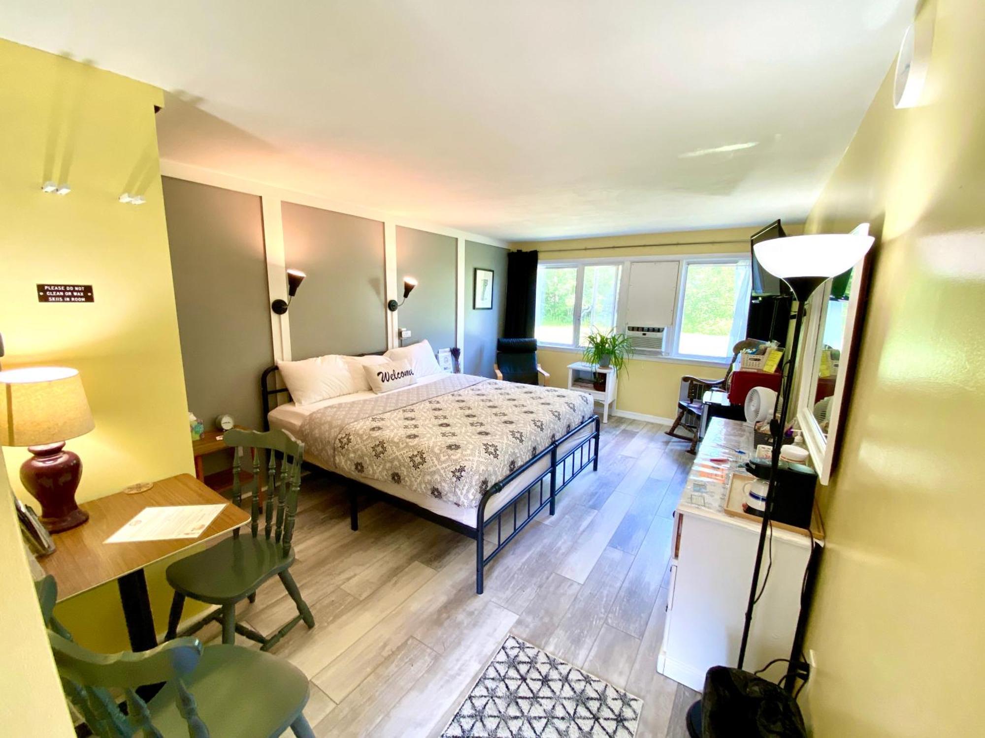 Snowdon Chalet Motel Londonderry Exterior foto